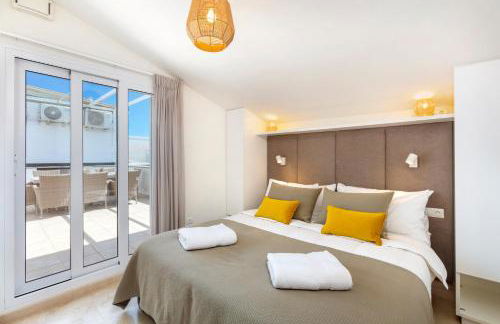 First Row Beach Villa - Photo 9