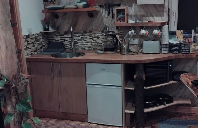 Unique 2-bed Cabin in Llanelli - Foto 11