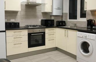 Bright 4BR Pets OK Driveway Sleeps 9 - Foto 17