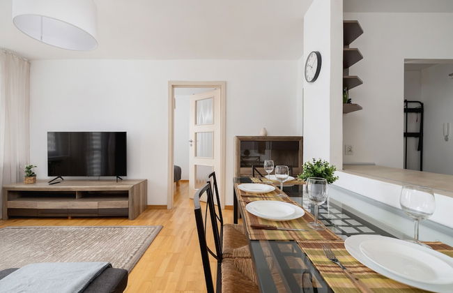 Grey Apartment in Katowice by Renters - Foto 24