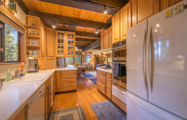 Musketeer by Avantstay Family Friendly Home In Tahoe Swiss Village! - Foto 8