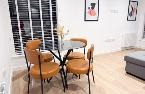 Spacious Modern 1 Bed Apartments in St Neots - Perfect for Contractors & Professionals - Free Parking - WiFi - Fully Equipped Kitchen - Smart TV Ideal for Work Stays and Long Projects - Foto 51