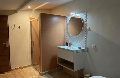 Duplex en rez-de-chaussée avec cour intérieure privée, proche de la mer, WIFI - Foto 7