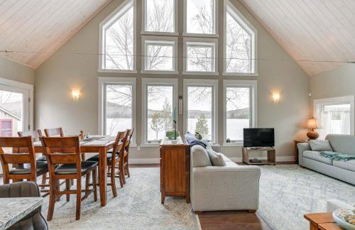 Lakefront Bucksport Home w/ Fire Pit + Gas Grill! - Foto 1