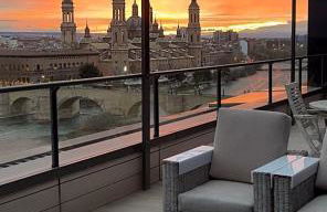 Ático mejores vistas al Pilar jacuzzi y garaje - Foto 1