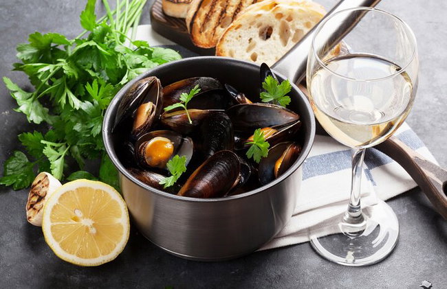 Bordeaux Food and Wine Tour - Photo 1
