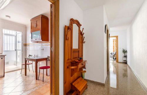 Amplio piso con 4 habitaciones para disfrutar de Málaga con parking gratuito - Photo 22