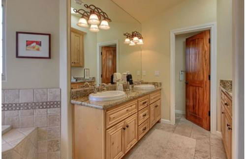 Bristol By the Sea-Spring Special - Foto 22