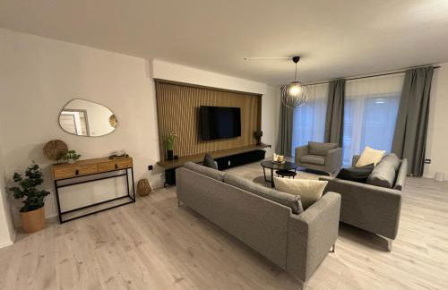 140qm - 4 Zimmer- Parkplatz - Autobahn - blauer See - MalliBase Apartments - Foto 1