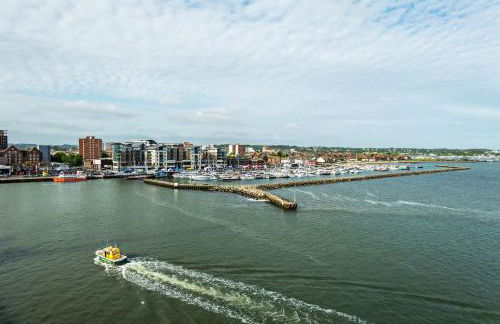 Dolce Vita - Duplex Apartment with Incredible Harbour Views - Photo 31