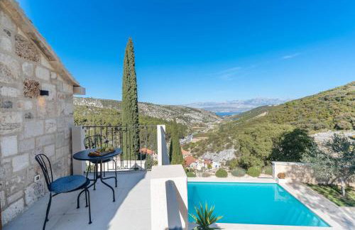Villa Ani! Traditional and luxurious 4-bedroom villa with heated pool and sea views - Foto 32