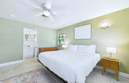 Pet-Friendly 3BR Coastal Retreat Walk to Beach - Foto 17