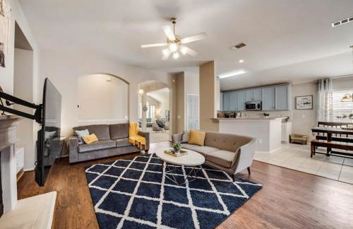 Heart of Grand Prairie 4BD with Pool & Game Room - Foto 11