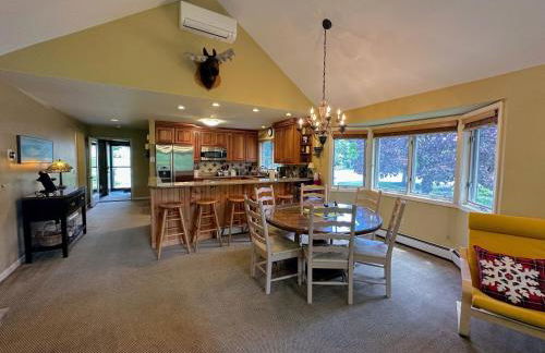 F8 Luxurious Mt Washington Hotel golf course home Wifi cable air conditioning - Foto 30