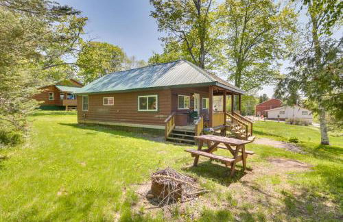 8 Mi to Saddleback Ski Area Cabin with Fire Pit - Foto 24