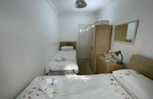 AVON BEACH RETREAT by BOURNECOAST- A Lovely Bungalow by the Sea with a Garden and Parking - HB2087 - Foto 9