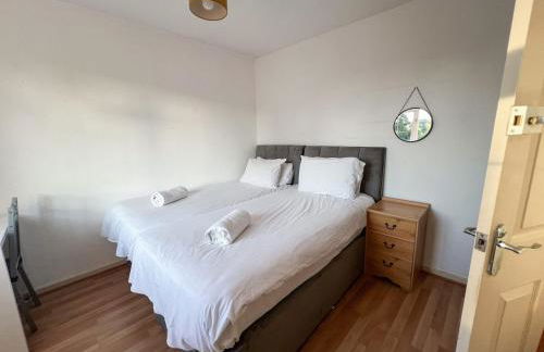 5 Bed Townhouse with Garden & Parking by BrumStay UK - Foto 22