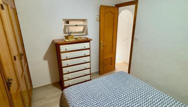 CASA EN PLENO CENTRO DE LA CALA DE MIJAS by Holidays2Rent - Foto 5, wardrobe