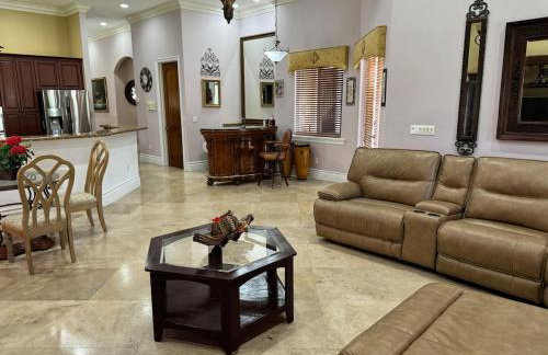 Miami Mansion for Groups Sleeps 12 - Foto 13