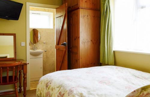 Oakdene Lodge - Photo 13