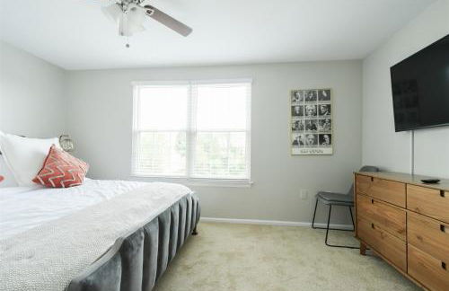 Townhome in Northern Virginia, Close to DC, Pets Okay, Fenced Yard, Fast - Foto 13