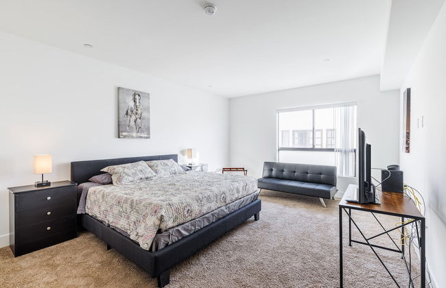 2BR Fully Furnished Apartment on Hawthorn Ave Hollywood - Photo 12