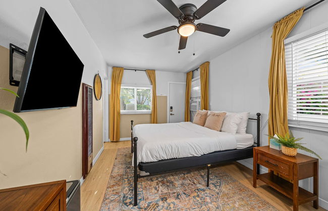 Live Like a Local - Studio With Huge Backyard - Photo 28