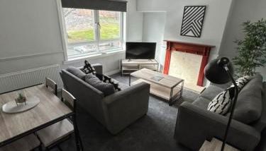 3-Bed Apartment Central Greenock - Photo 1