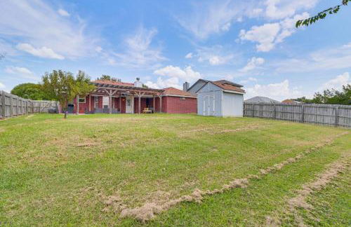 Fenced-In Yard Family Home 4 Mi to Dtwn Killeen! - Foto 2