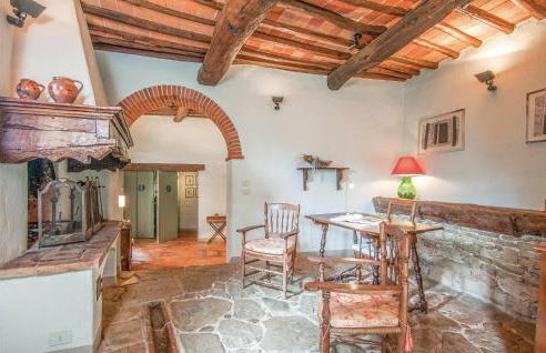 Amazing Home In Bucine Ar With Kitchen - Foto 13