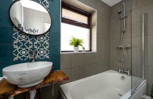 Parking - Garden - Views - M4 Work Stay - Photo 23