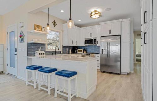 Queen Vic Beach House: 5 Mins to Vineyards & Farmstands - Foto 9