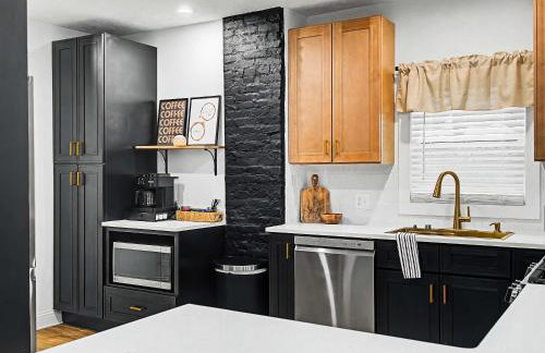 Spacious 3BR PetFriendly Retreat Near DT Cleveland - Foto 17