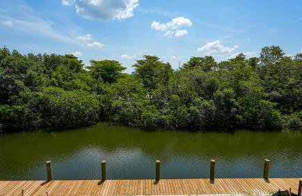 NEW! SaltWater Serenity less than 500ft to AMI, Canal Front! - Foto 44