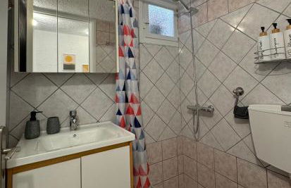 Golden Horizon Retreat, tranquil atmosphere next to the sea! - Photo 17