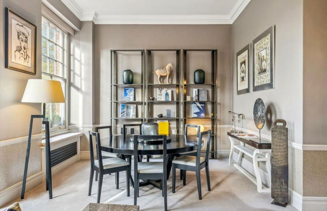 Knightsbridge Flat 3 Bed - Photo 4