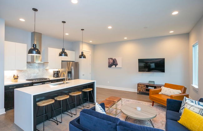 Franklin by Avantstay Trendy Townhouse in Great Location w/ Private Roof Top Patio - Foto 20