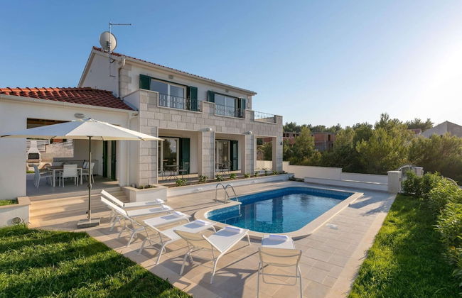 Villa on Brac Island Near Beach & Pool - Foto 17