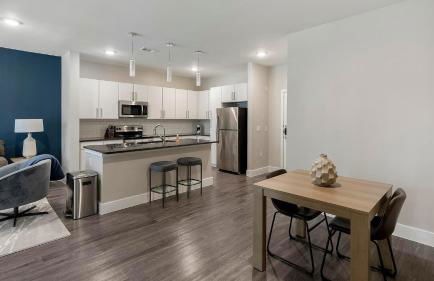 Landing Stylish 1BD Clubhouse Pool - Foto 7