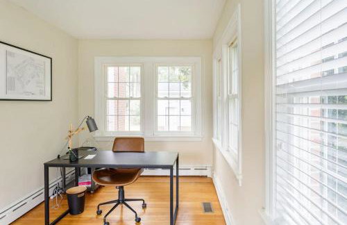 Waterfront Home With Boat Dock & Study - Photo 15