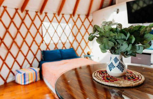 Heated & AC Yurt - Foto 7