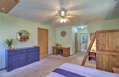 Scenic Riverview Getaway with Screened Porch! - Foto 23