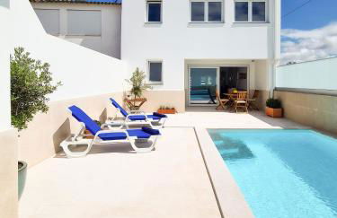 Modernes Haus mit spektakulärem Meerblick und Pool - Foto 1