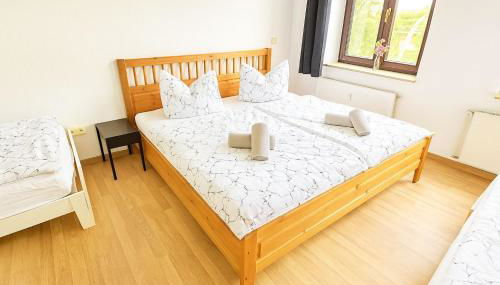 TOP ANGEBOT - große Wohnung - max 6 Personen - WiFi - Waschmaschine - Badewanne - 2 Parkplätze - zentrale Lage - große Küche TOP - Foto 2