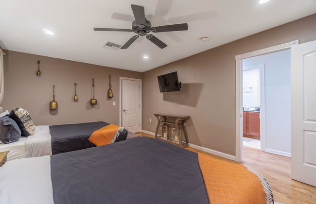 Sereno Ranch by Avantstay Sleeps 16! Outdoor Bar/kitchen, Pool, Fire Pit & Hot Tub! - Foto 33