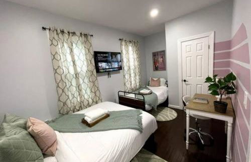 W3S - Large 7br 3bath - Sleeps 20 - 3 Living rooms - Yard and Deck - Foto 4