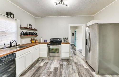 Near Campus and Casino Family-Friendly Durant Home! - Foto 9