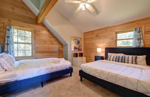 Berkshire Vacation Rentals: Great Barrington Cabin Sleeps 14 Walk To Town - Foto 8