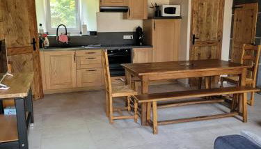 Maison charmante à Alleuze – 90 m² avec terrasse - Foto 4