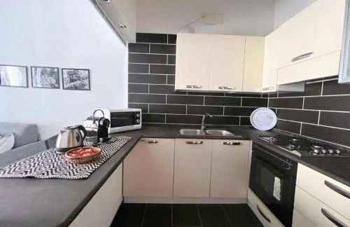 House with Dream Panoramic Terrace in the Heart of Bosa, 80 sqm with BBQ and Breathtaking View - Foto 12